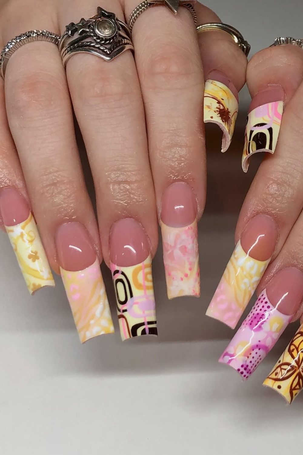 Retro Swirl – Groovy Pastel Coffin Nails for spring