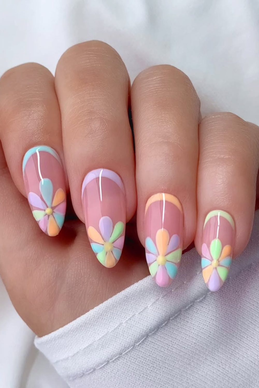 Pastel Daisy French Tips – The Ultimate Spring Vibe