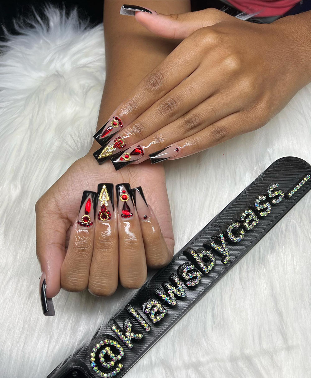 Classy Coffin Birthday Nails (18)