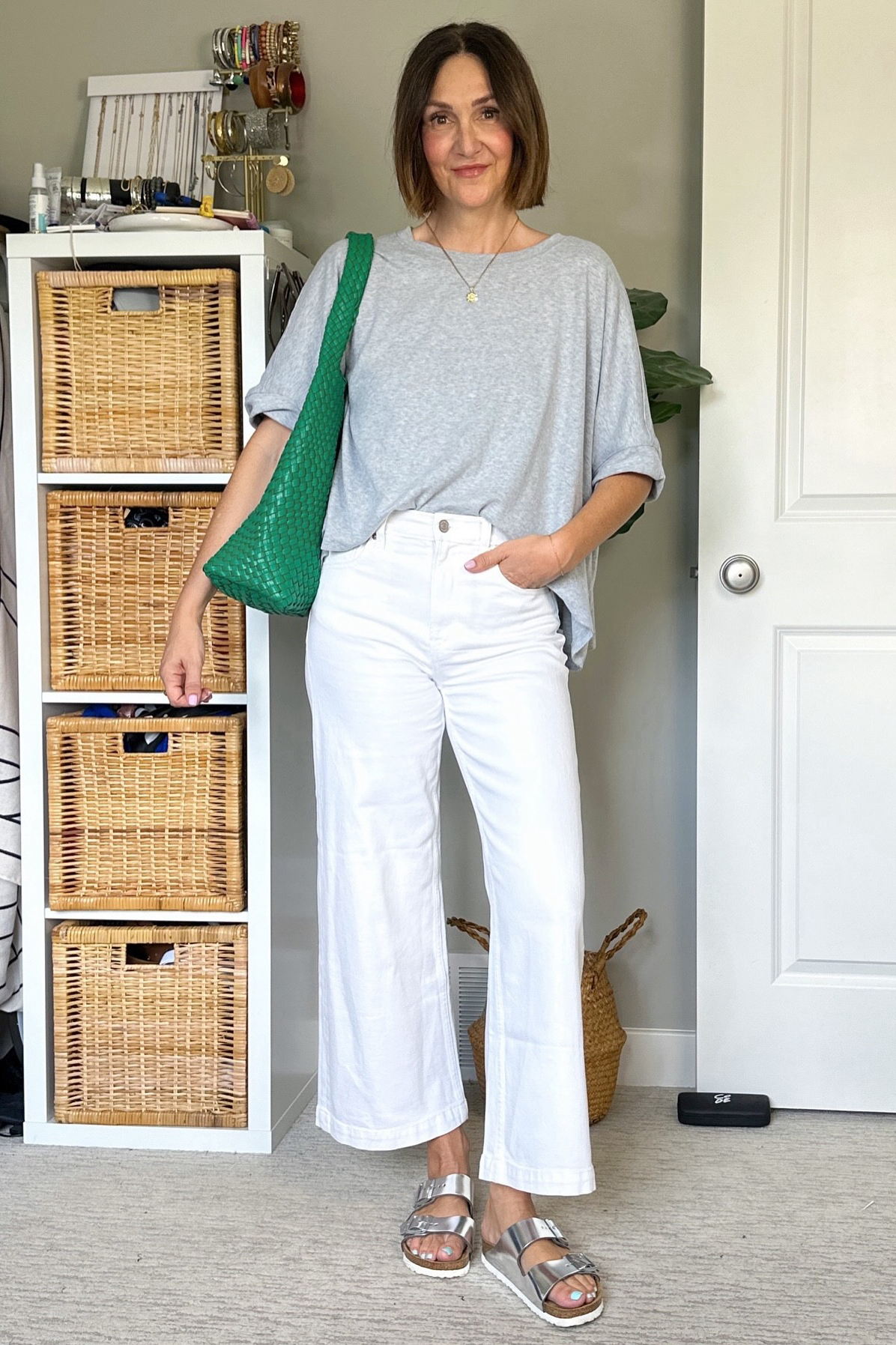 Classy Summer Outfit for Women Over 40 - 10