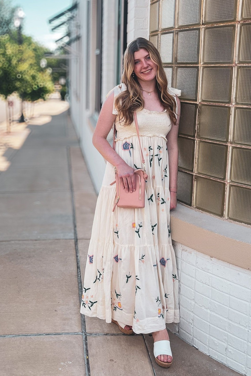 Classy Summer Outfit for Women Over 40 - 13